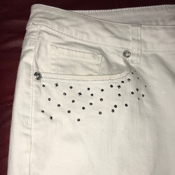 Capris - Picture 2 of 4